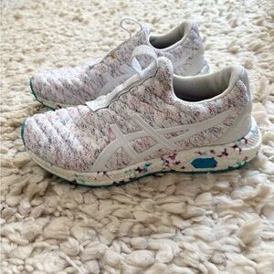 ASICS hypergel Kenzen women’s 7 white multi